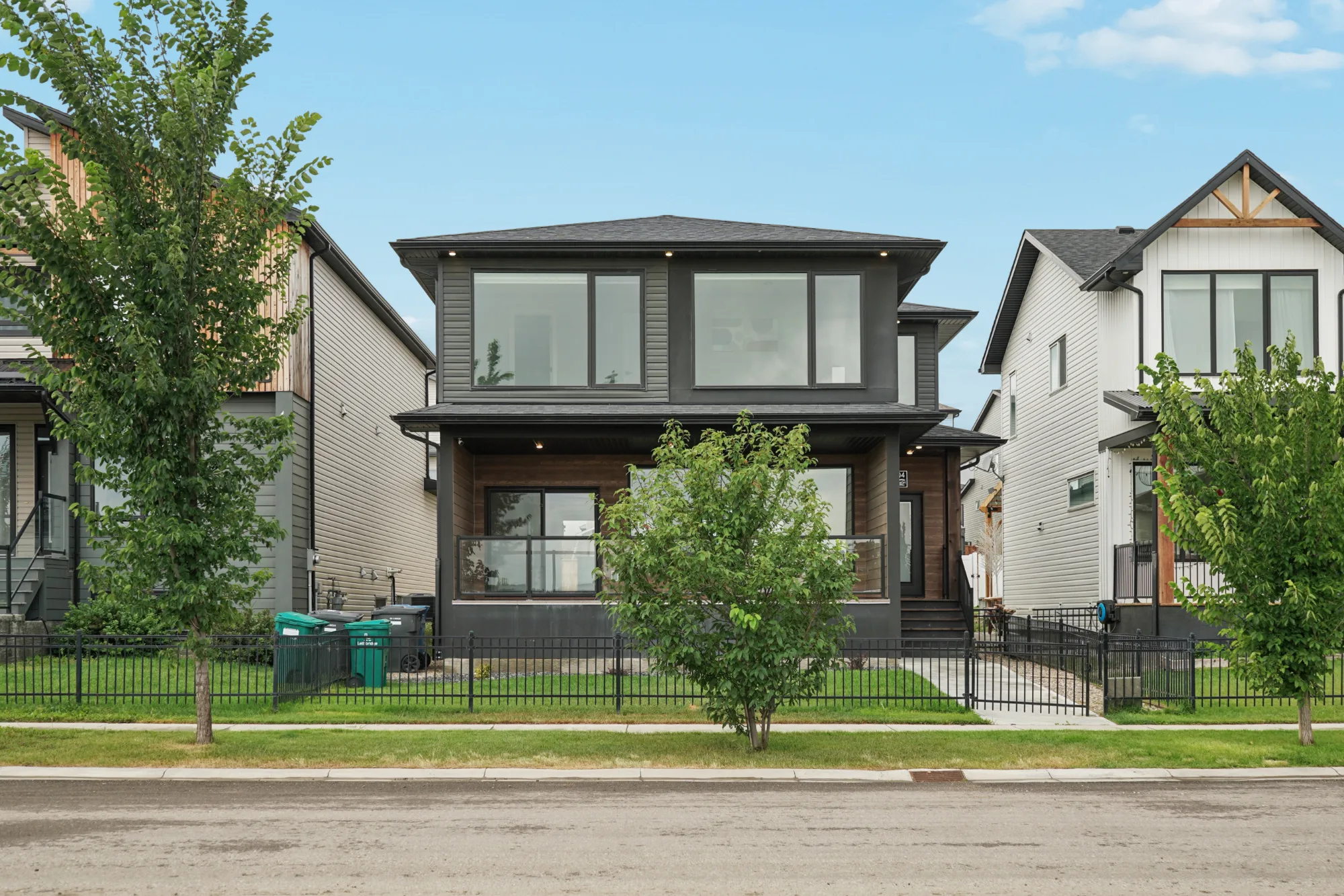 304 Grassland Boulevard W