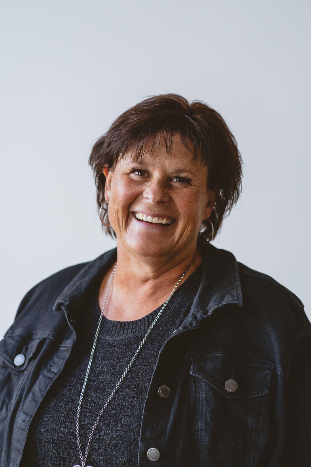 Sandi Keujer, Business Manager · Red Door YQL
